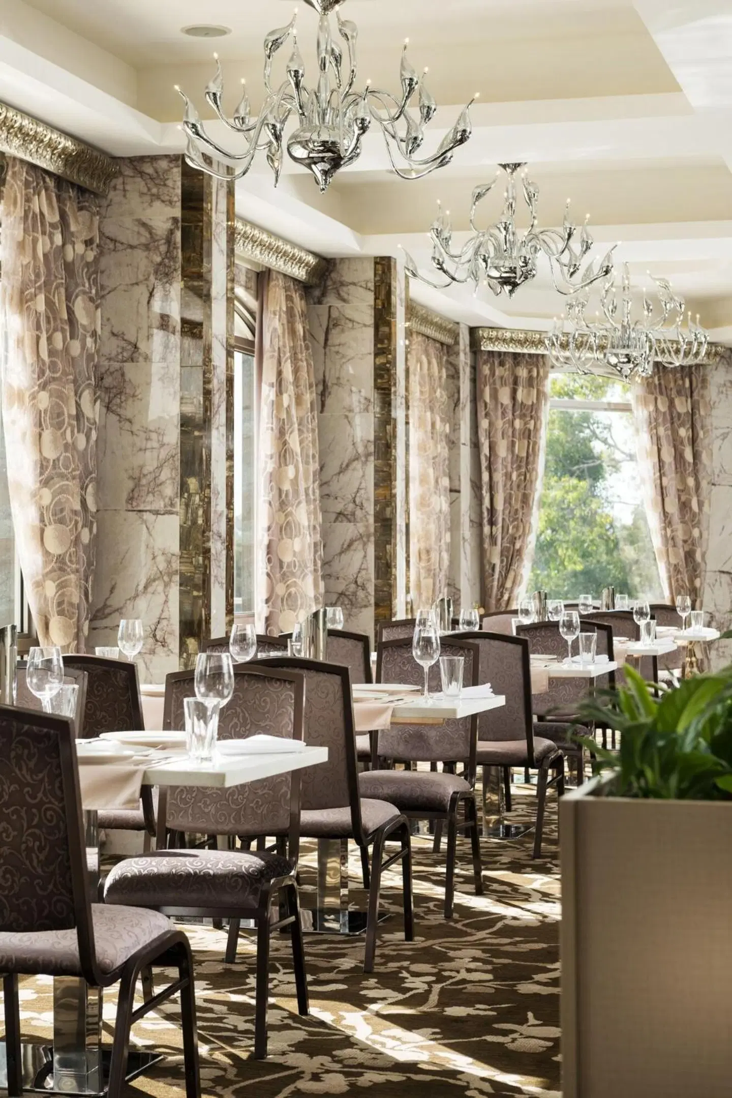 International on the Water Hotel Restaurant