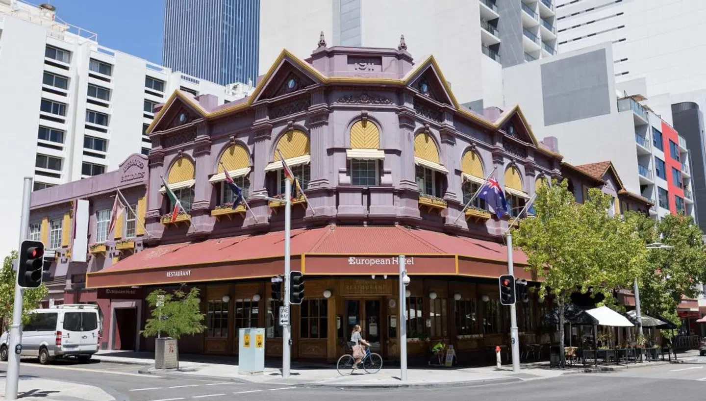 European Hotel EXTERIOR