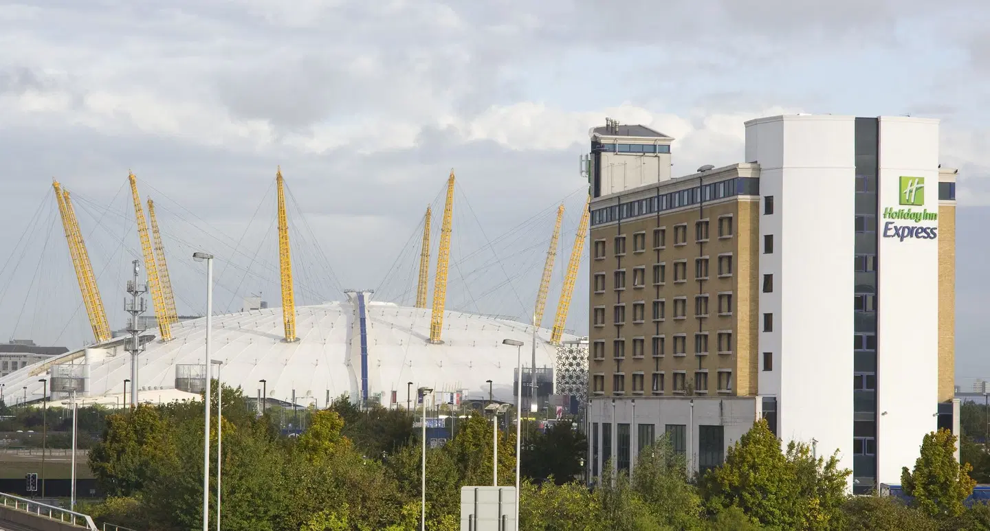 Holiday Inn Express London Greenwich EXTERIOR