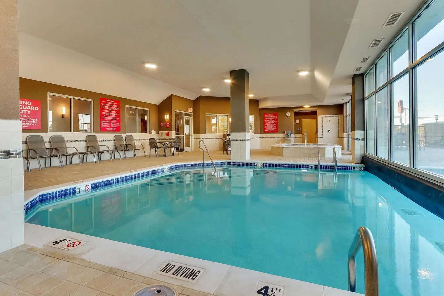 Drury Inn & Suites Lafayette, IN Hallenbad