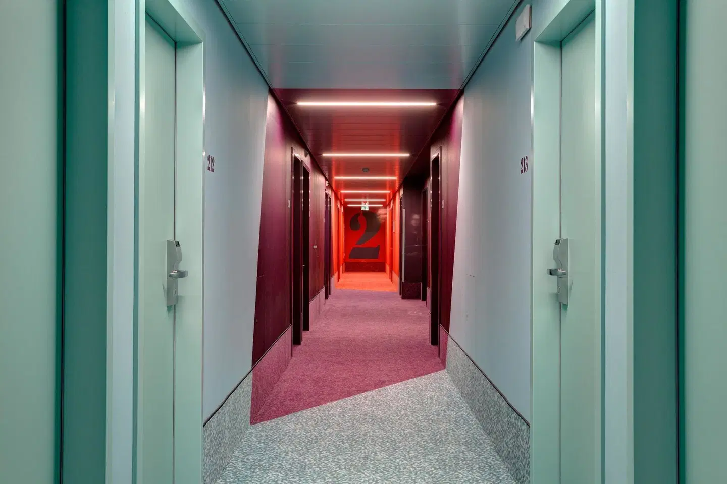 MEININGER Hotel Leipzig Hauptbahnhof ROOM_EXAMPLE