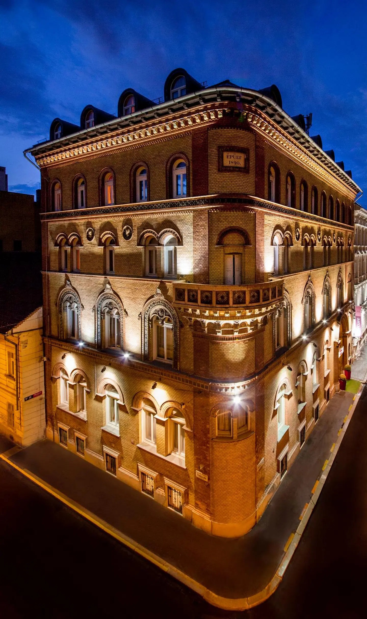 Museum Budapest EXTERIOR