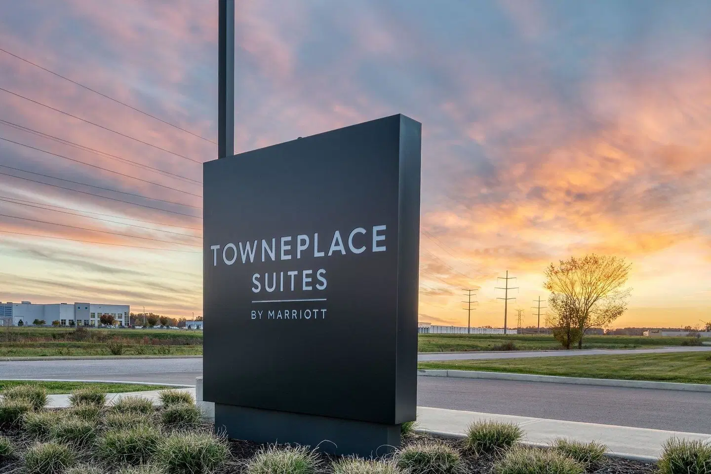 TownePlace Suites by Marriott Indianapolis Airport EXTERIOR