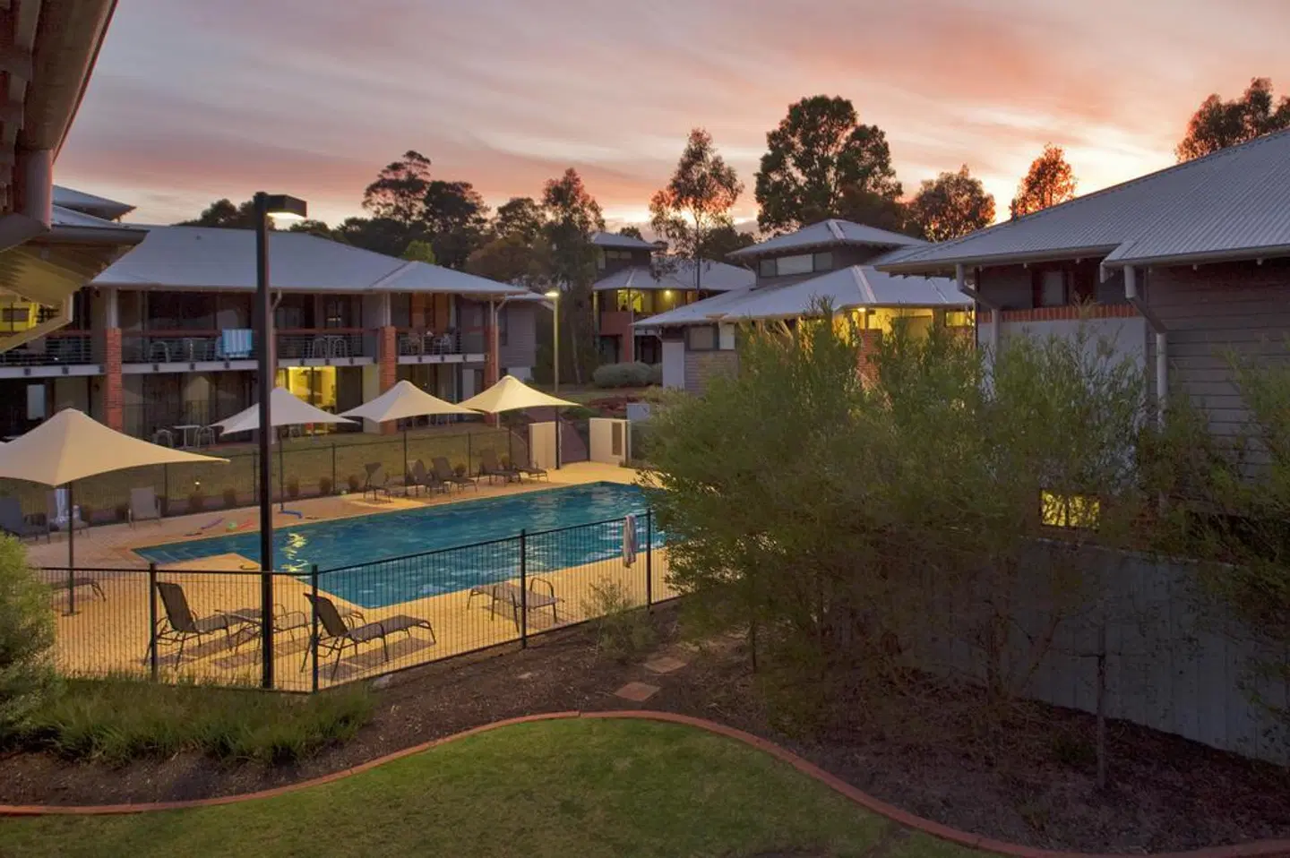 Margarets In Town Apartments OUTDOOR_POOL