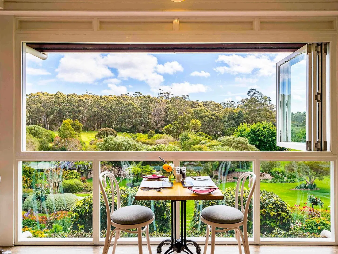 Grand Mercure Basildene Manor Accor Vacation Club Apartments Bar