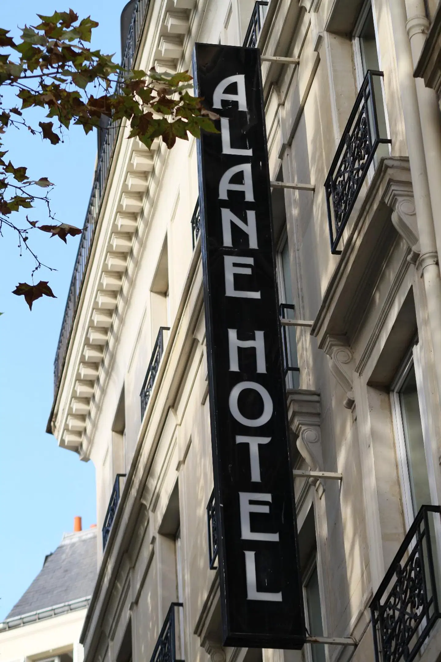 Alane EXTERIOR