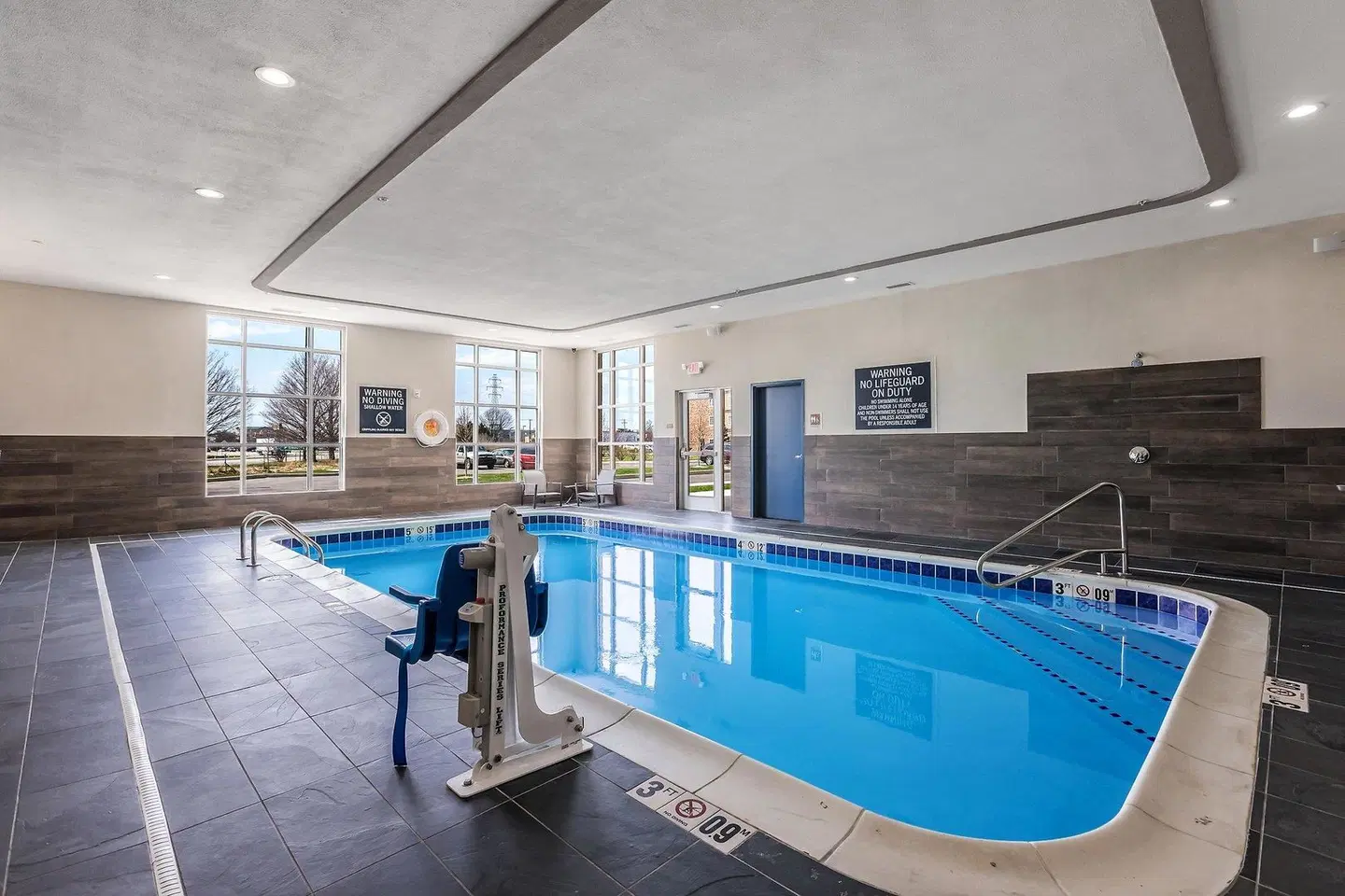 Four Points by Sheraton Elkhart Hallenbad