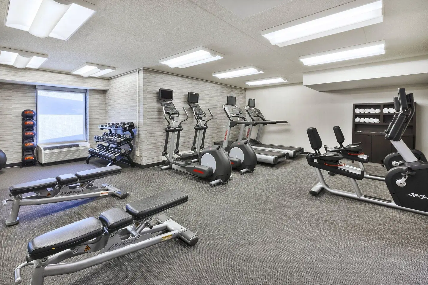 Courtyard by Marriott Secaucus Meadowlands SPORTS_AND_LEISURE