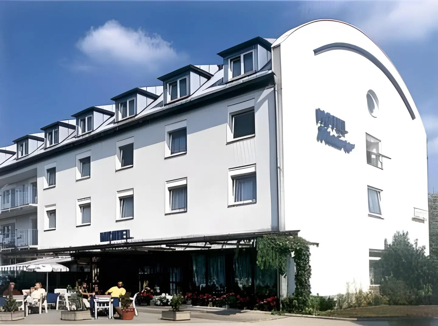 Maurer EXTERIOR
