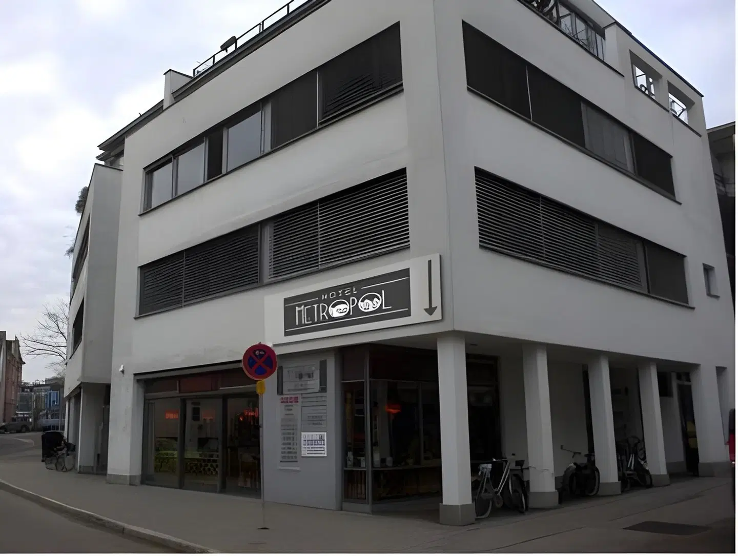 Metropol EXTERIOR