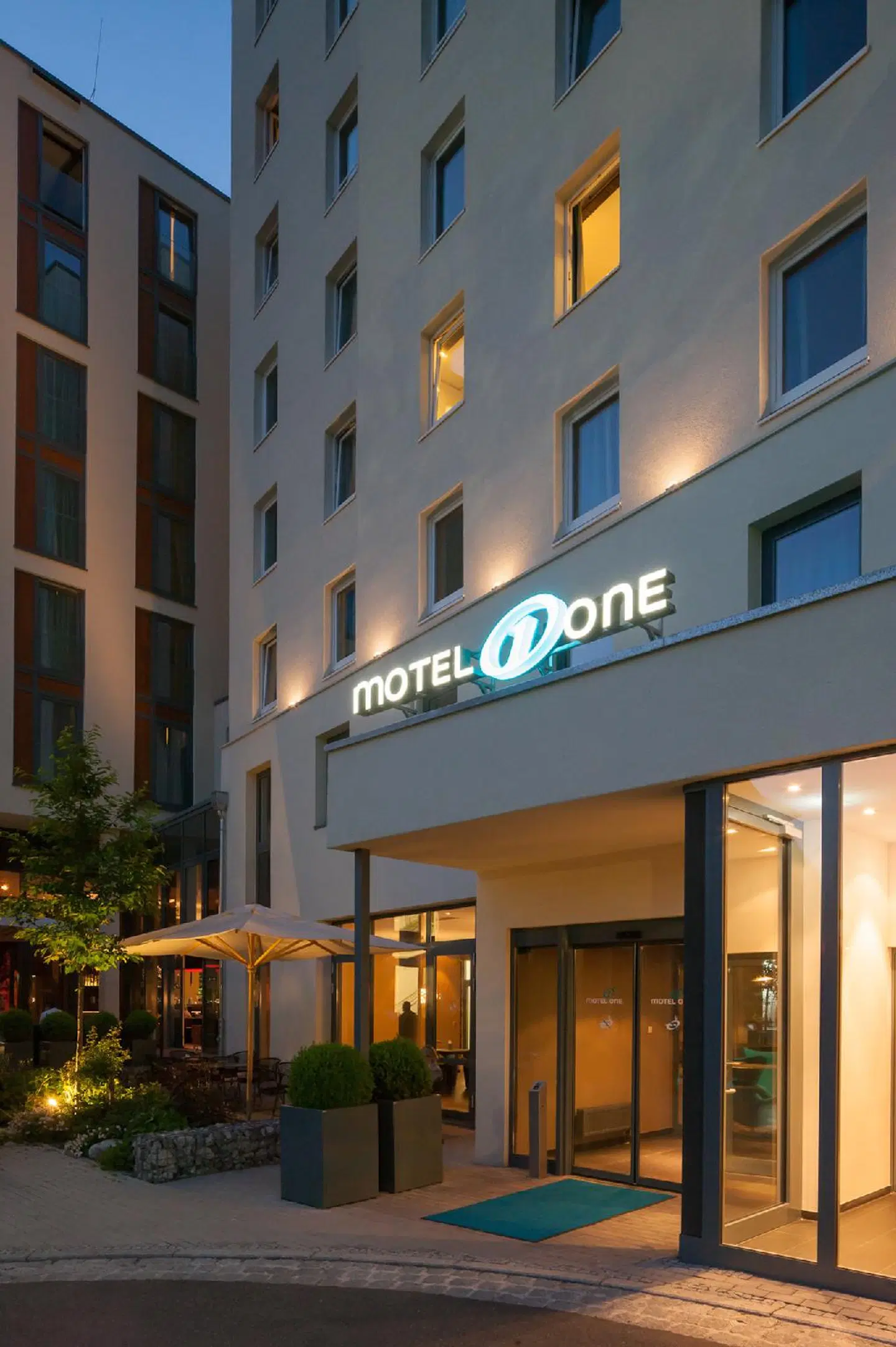 Motel One Stuttgart EXTERIOR