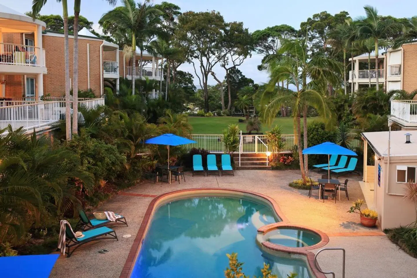 Macquarie Lodge Noosa Heads OUTDOOR_POOL