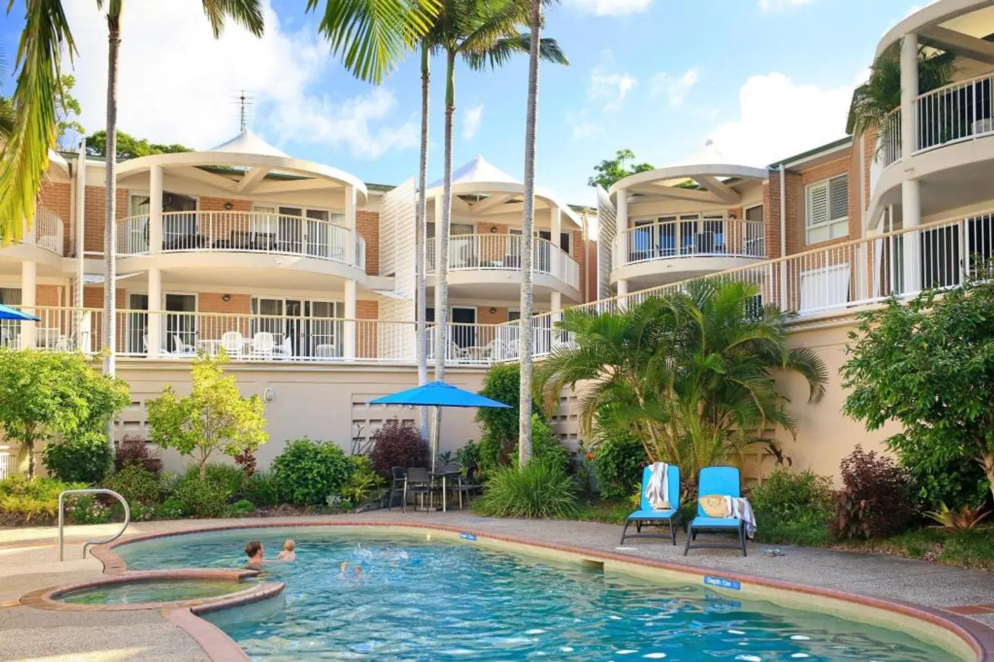 Macquarie Lodge Noosa Heads OUTDOOR_POOL