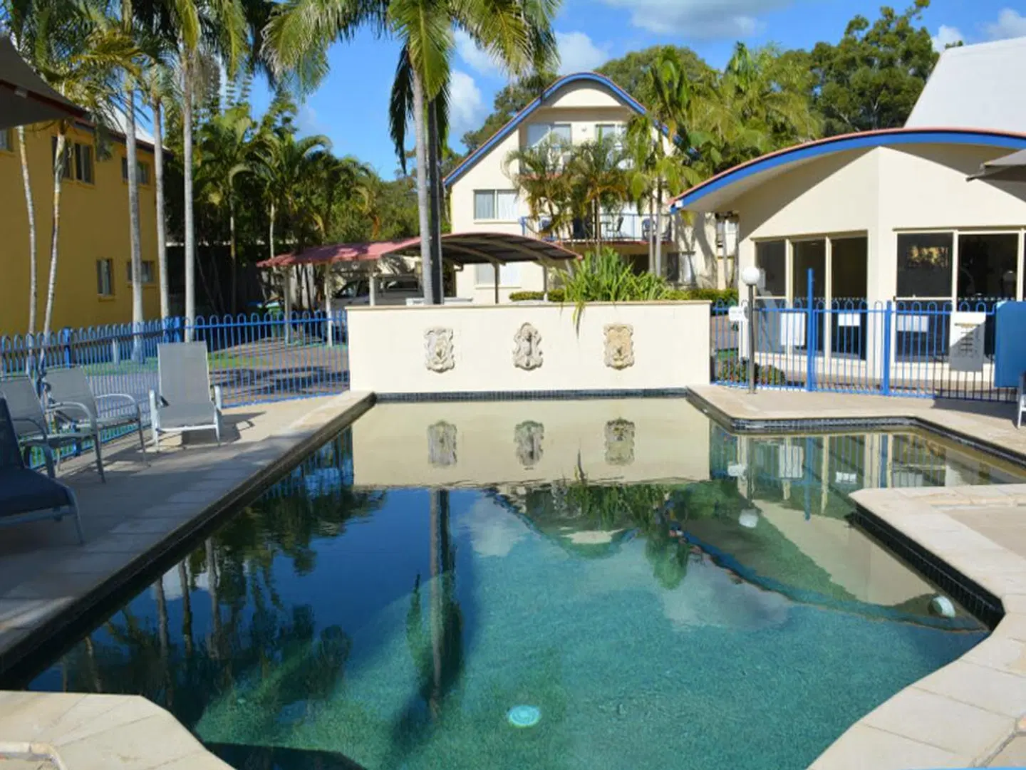 Rainbow Getaway Holiday Apartments OUTDOOR_POOL