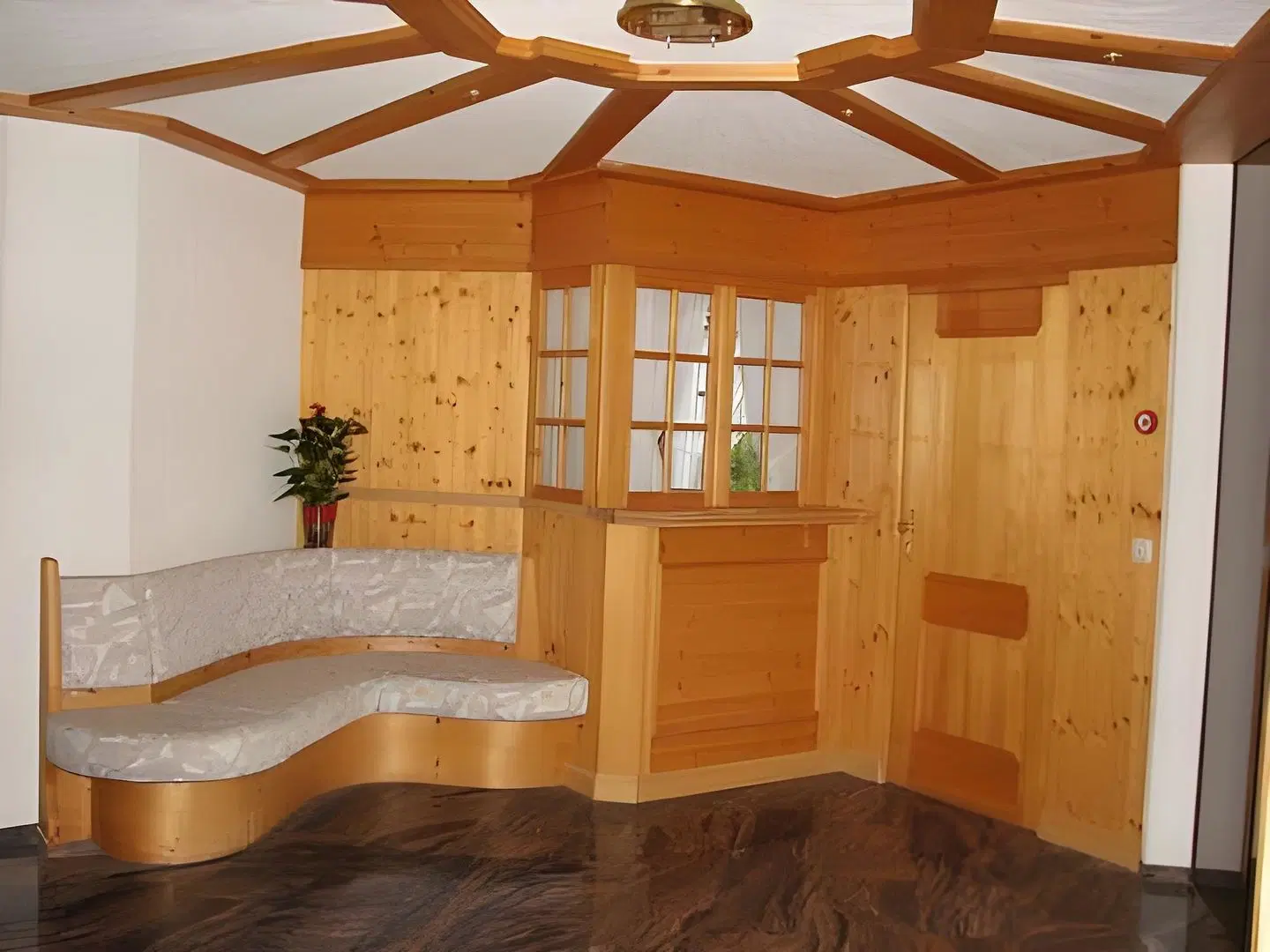 Jasmin ROOM_EXAMPLE