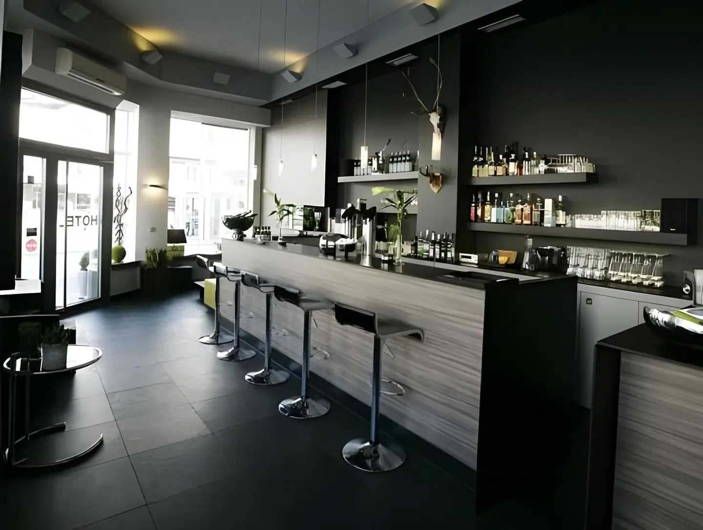 Central Hotel Bar
