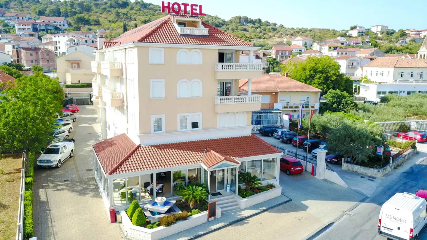 Hotel Trogir Palace EXTERIOR