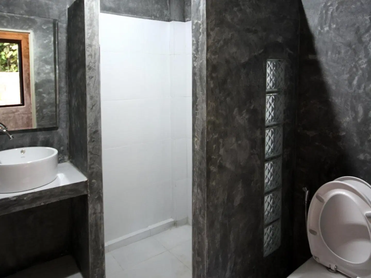 Aonang Lodge Badezimmer
