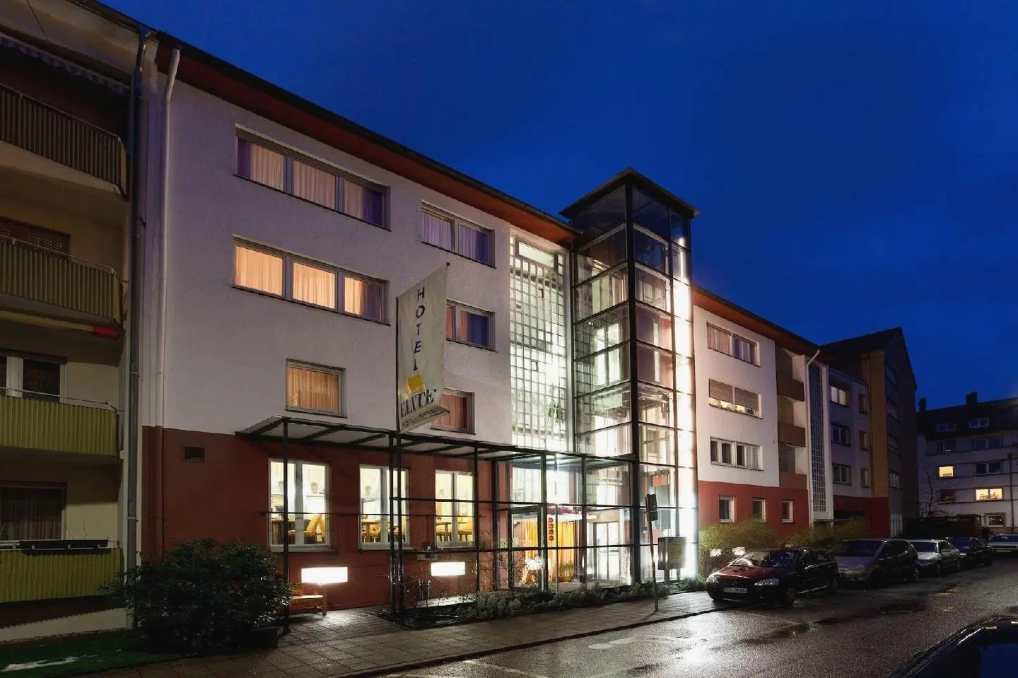 Elite EXTERIOR