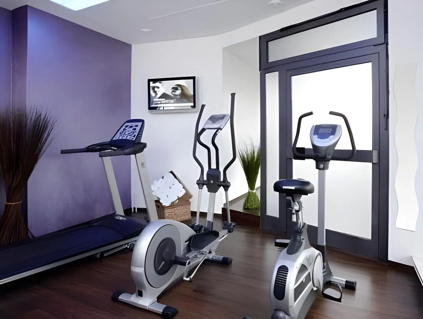 Central SPORTS_AND_LEISURE