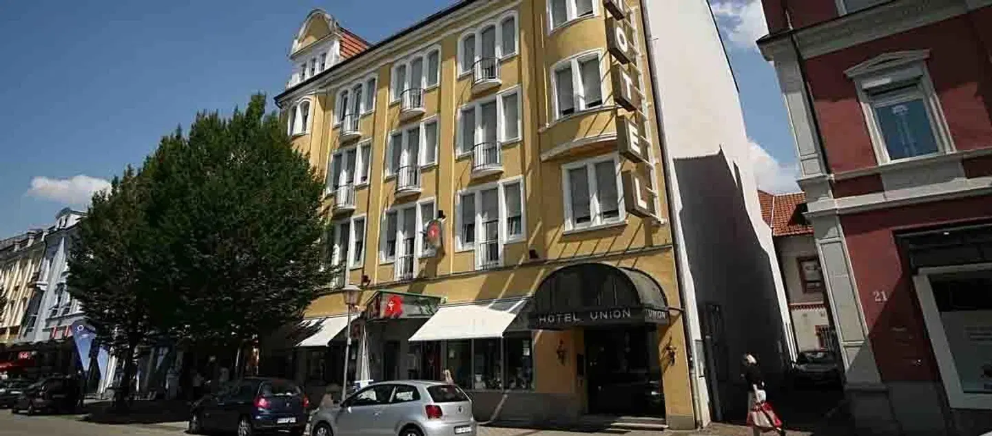 Union EXTERIOR