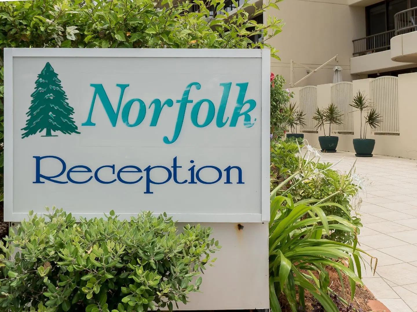 Norfolk Luxury Beachfront Apartments EXTERIOR