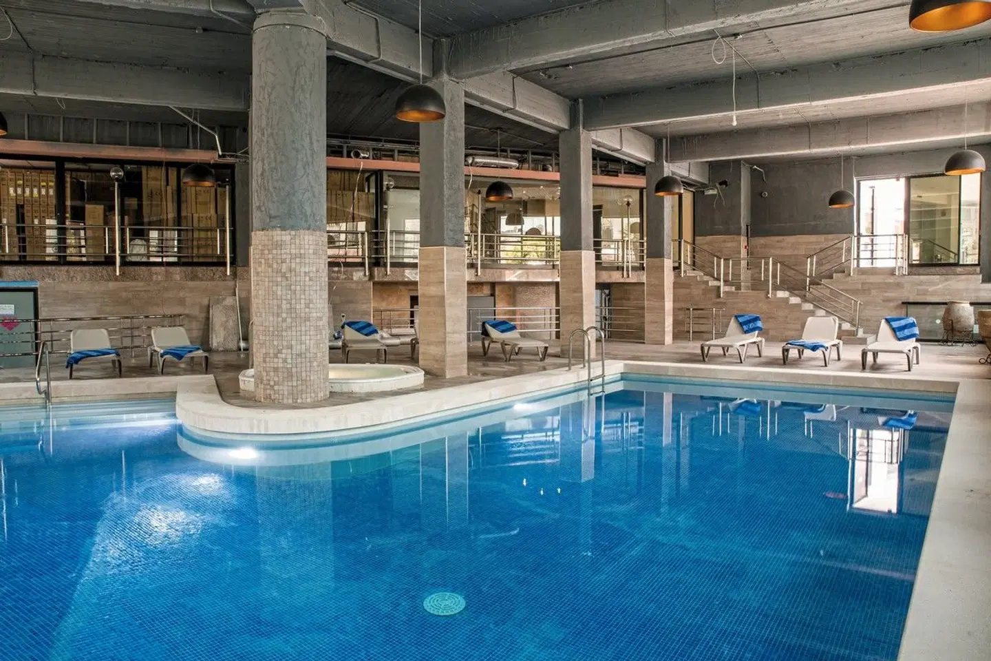 Pebbles Resort Hallenbad