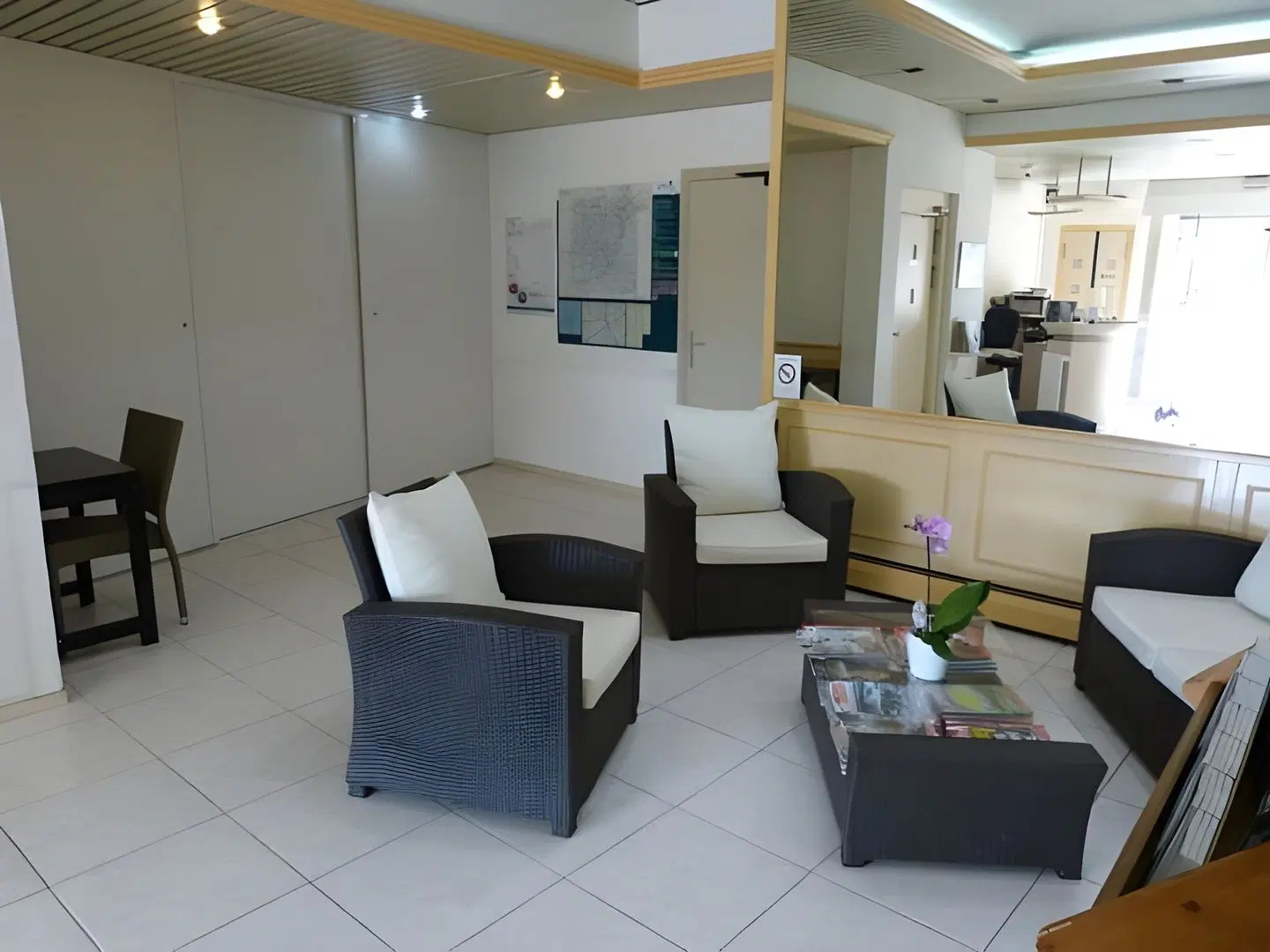 Terminus LOUNGE_LOBBY