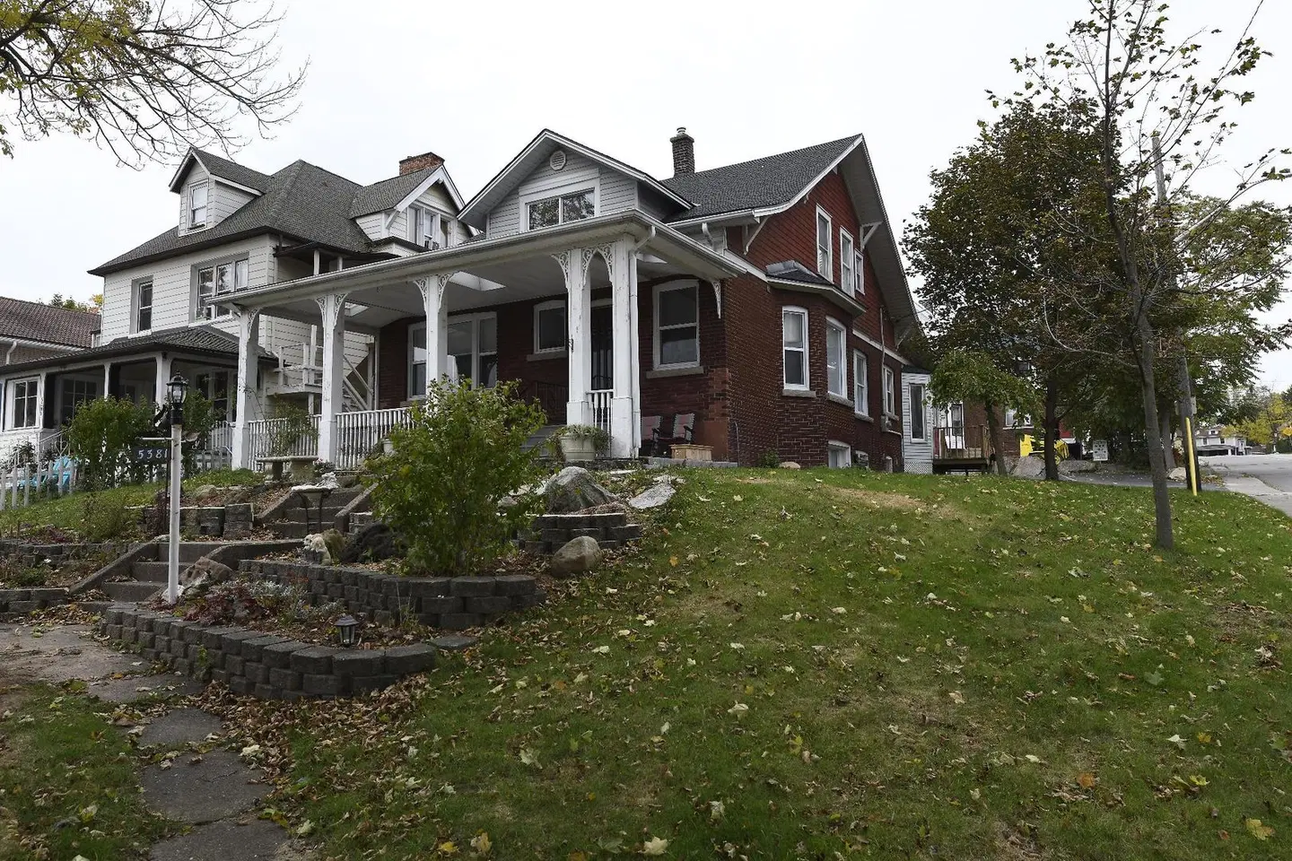 Serene Niagara Inn EXTERIOR