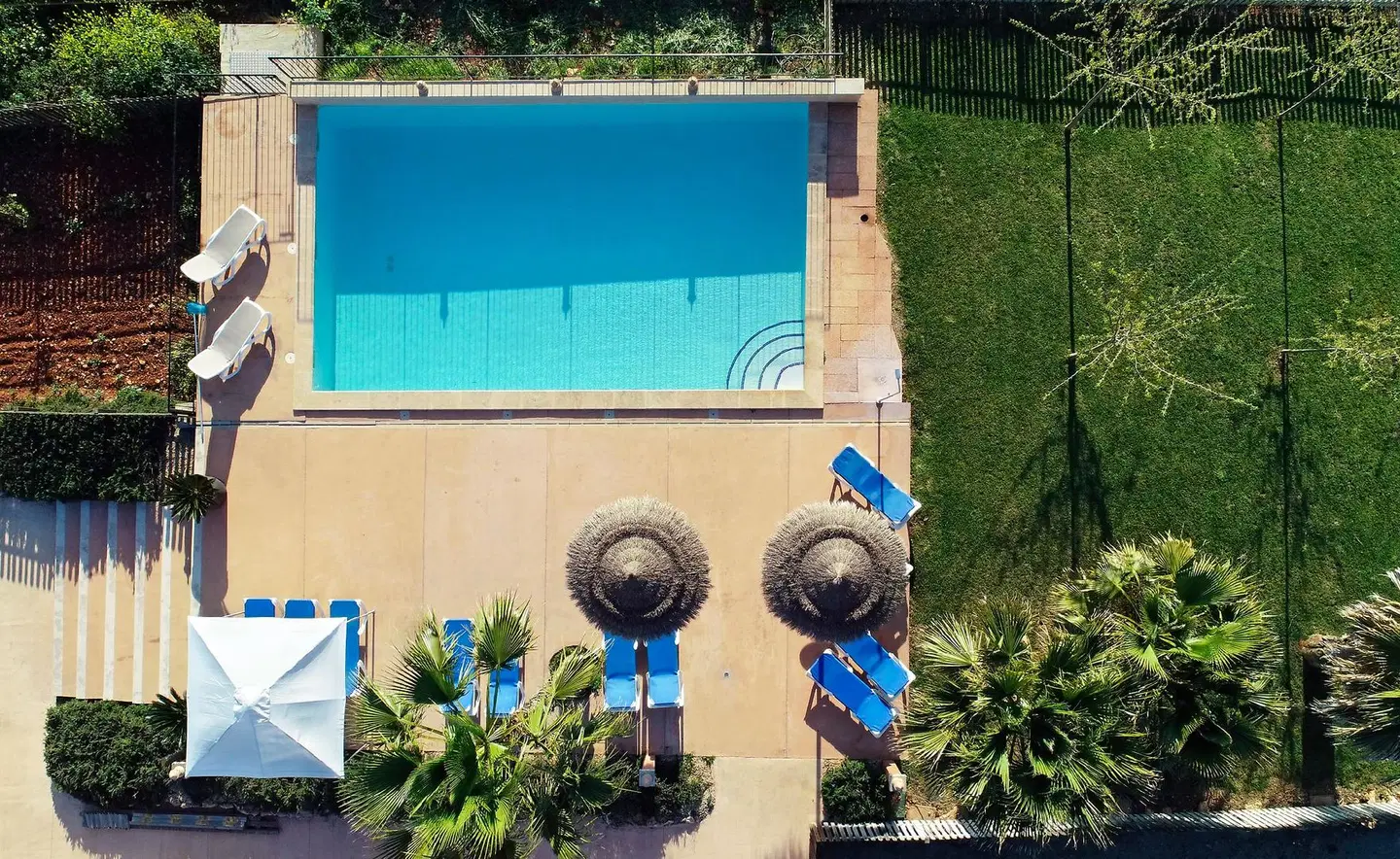 Son Pou OUTDOOR_POOL