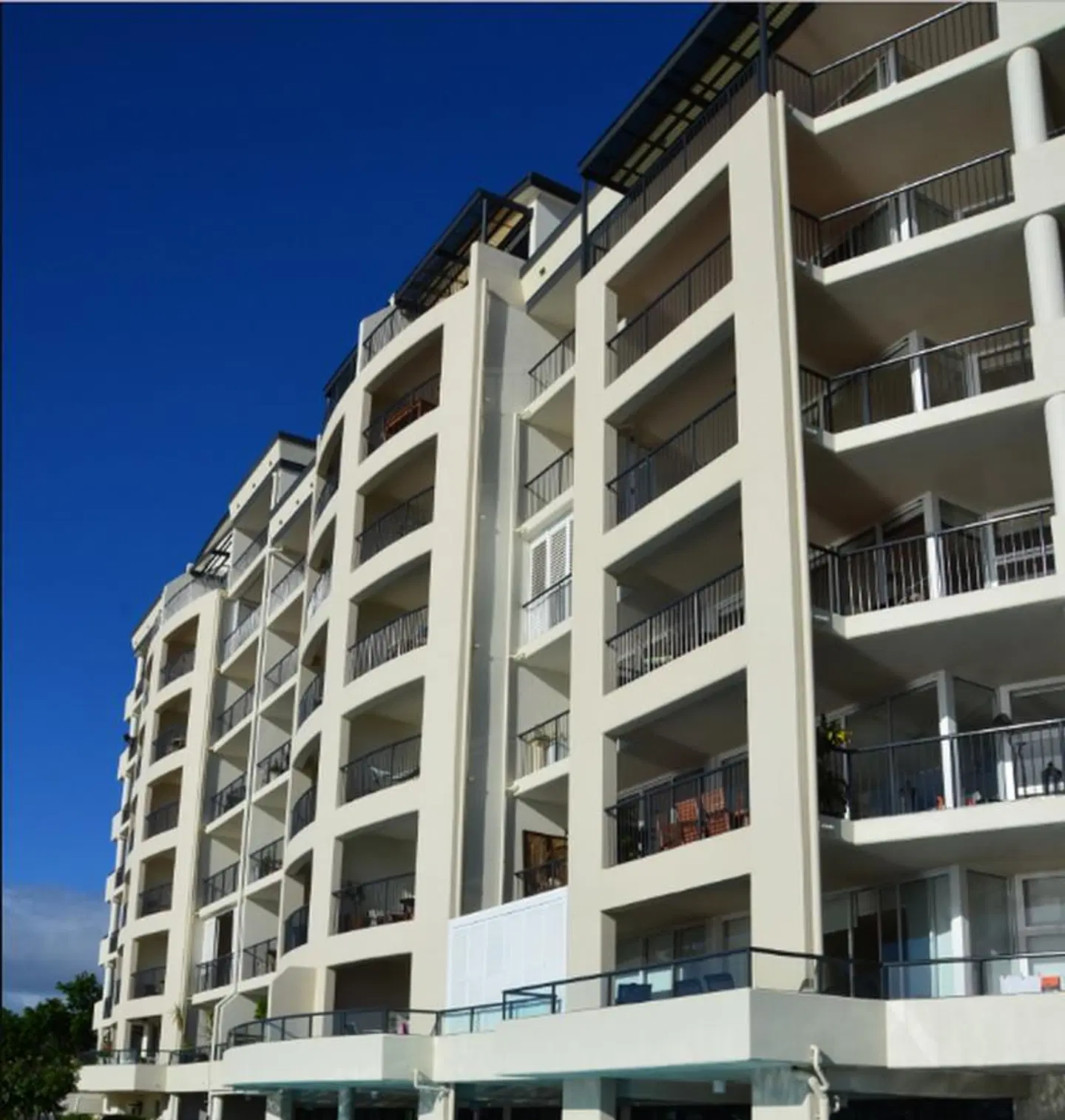 Goldsborough Place Apartments EXTERIOR