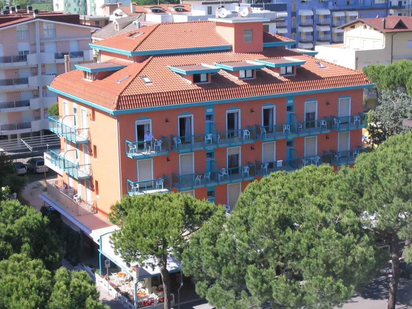 Altinate EXTERIOR
