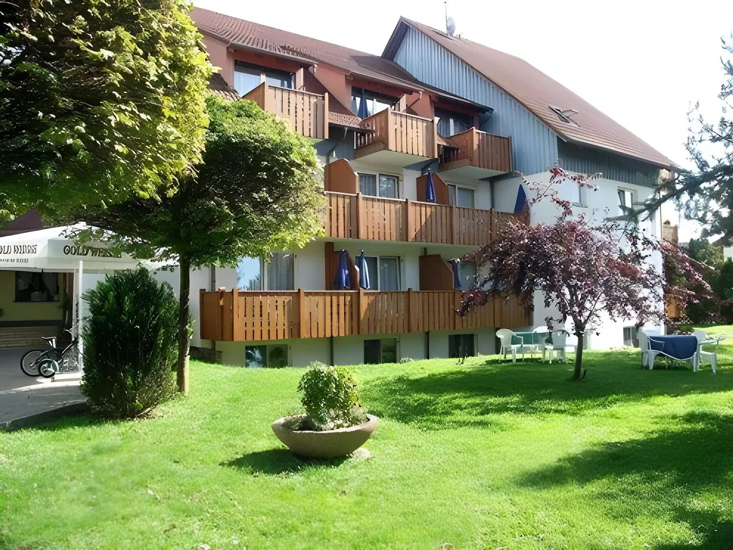 Kreuz EXTERIOR