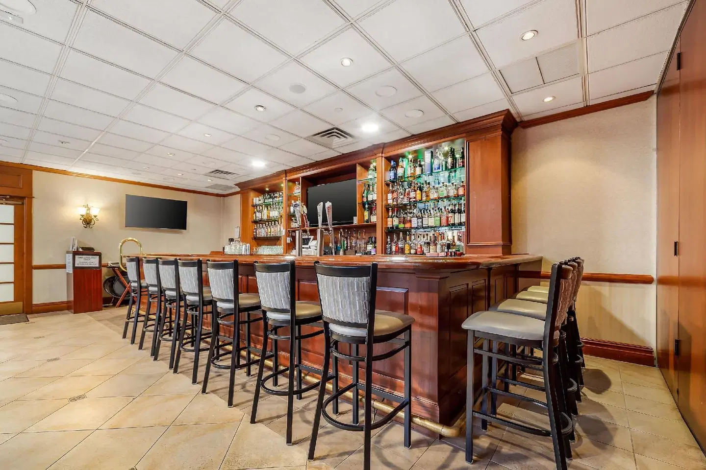 Clarion Hotel & Conference Center Bar