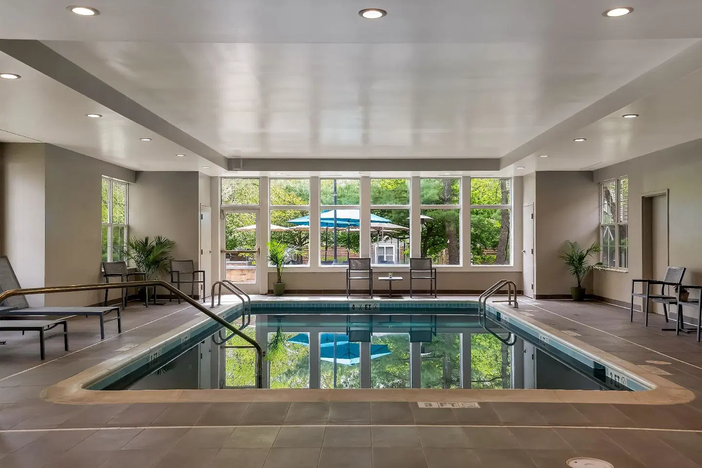Sonesta ES Suites Parsippany Morris Plains Hallenbad