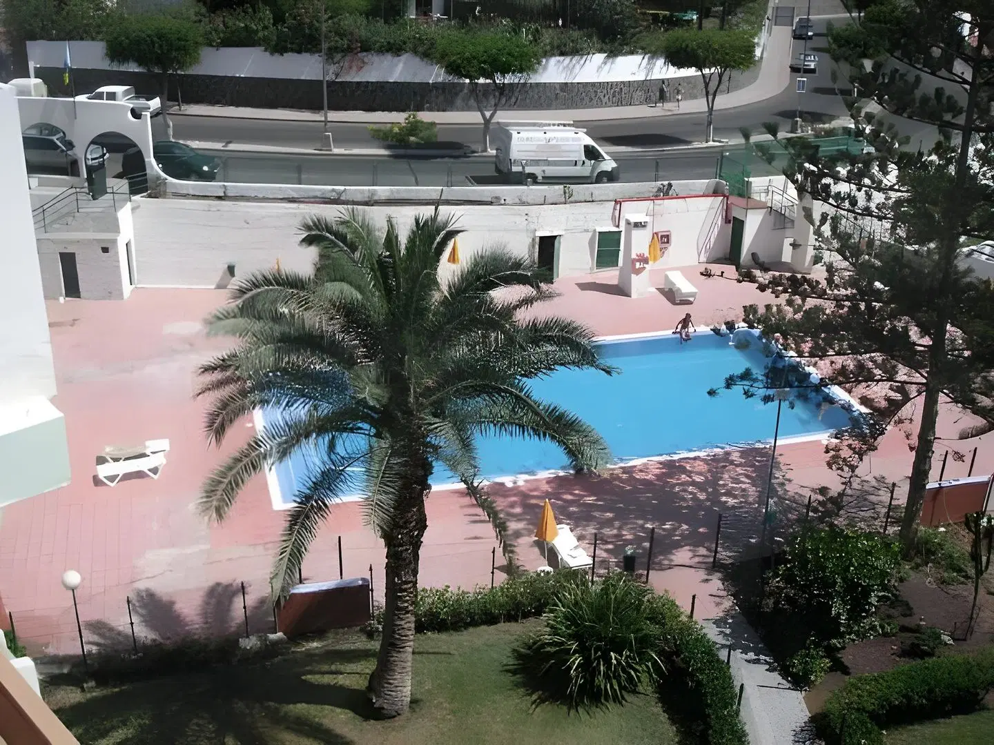 Apartamentos Australia OUTDOOR_POOL