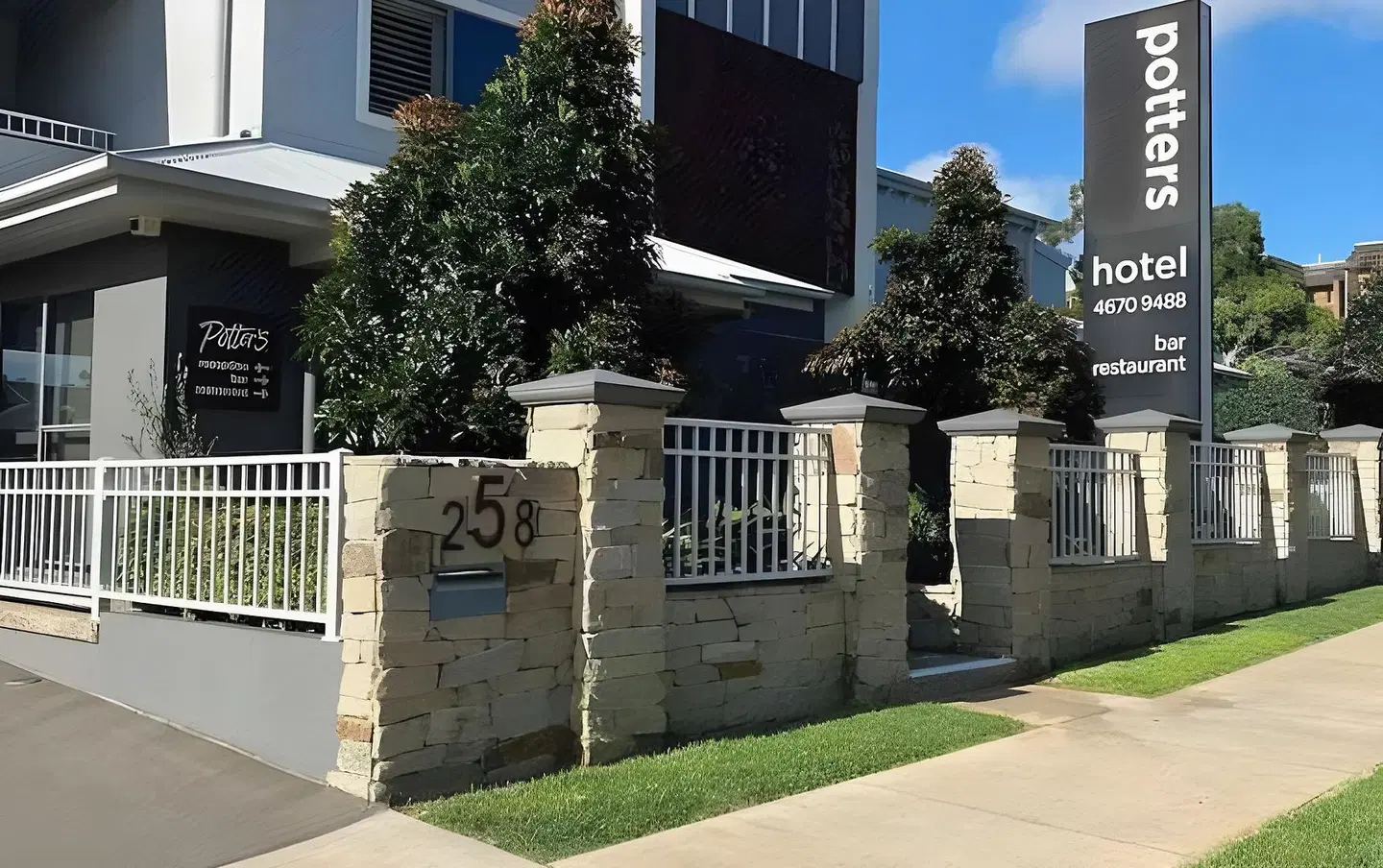 Potters Toowoomba Hotel EXTERIOR