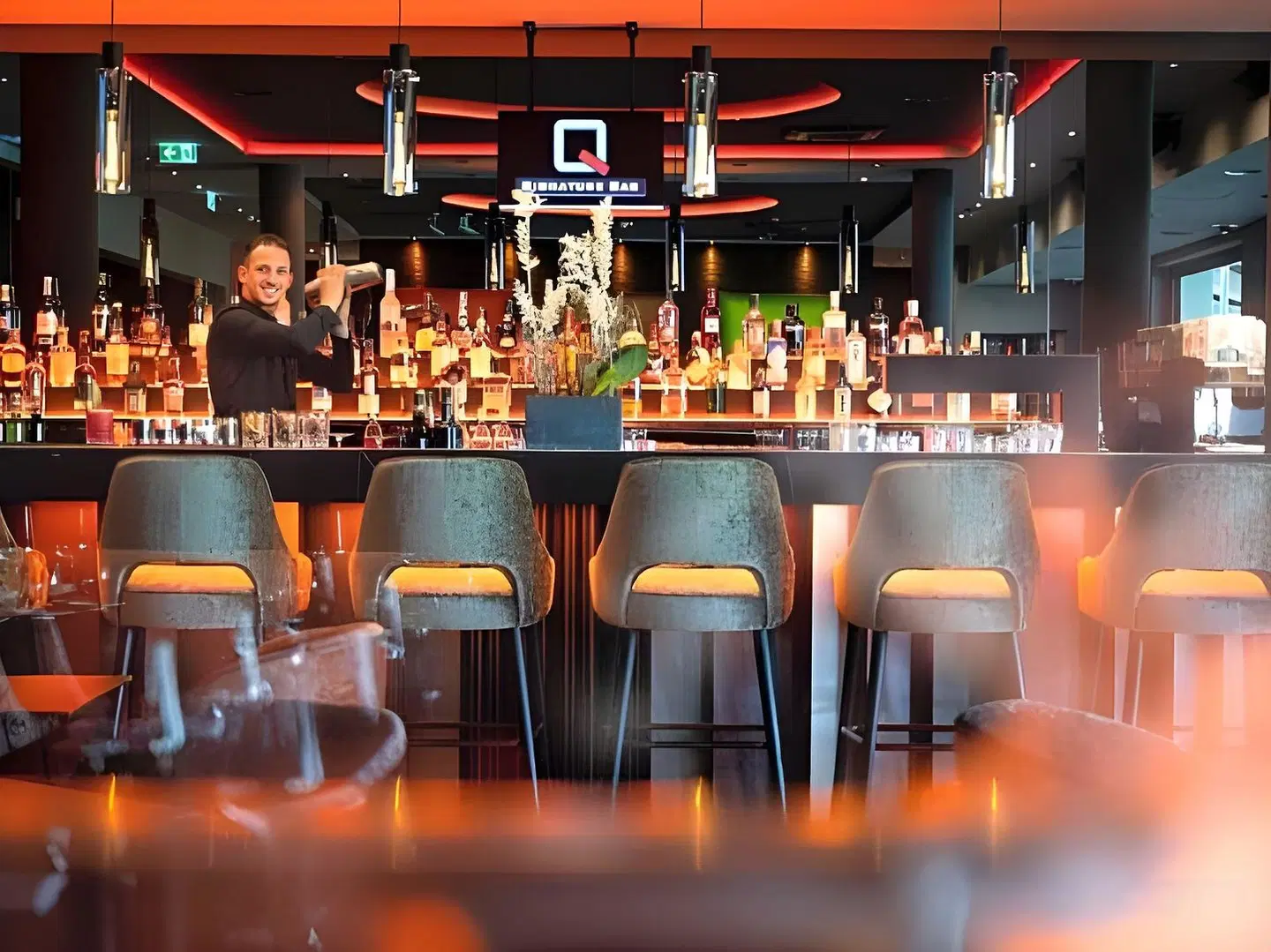 Qube Hotel Bahnstadt Bar