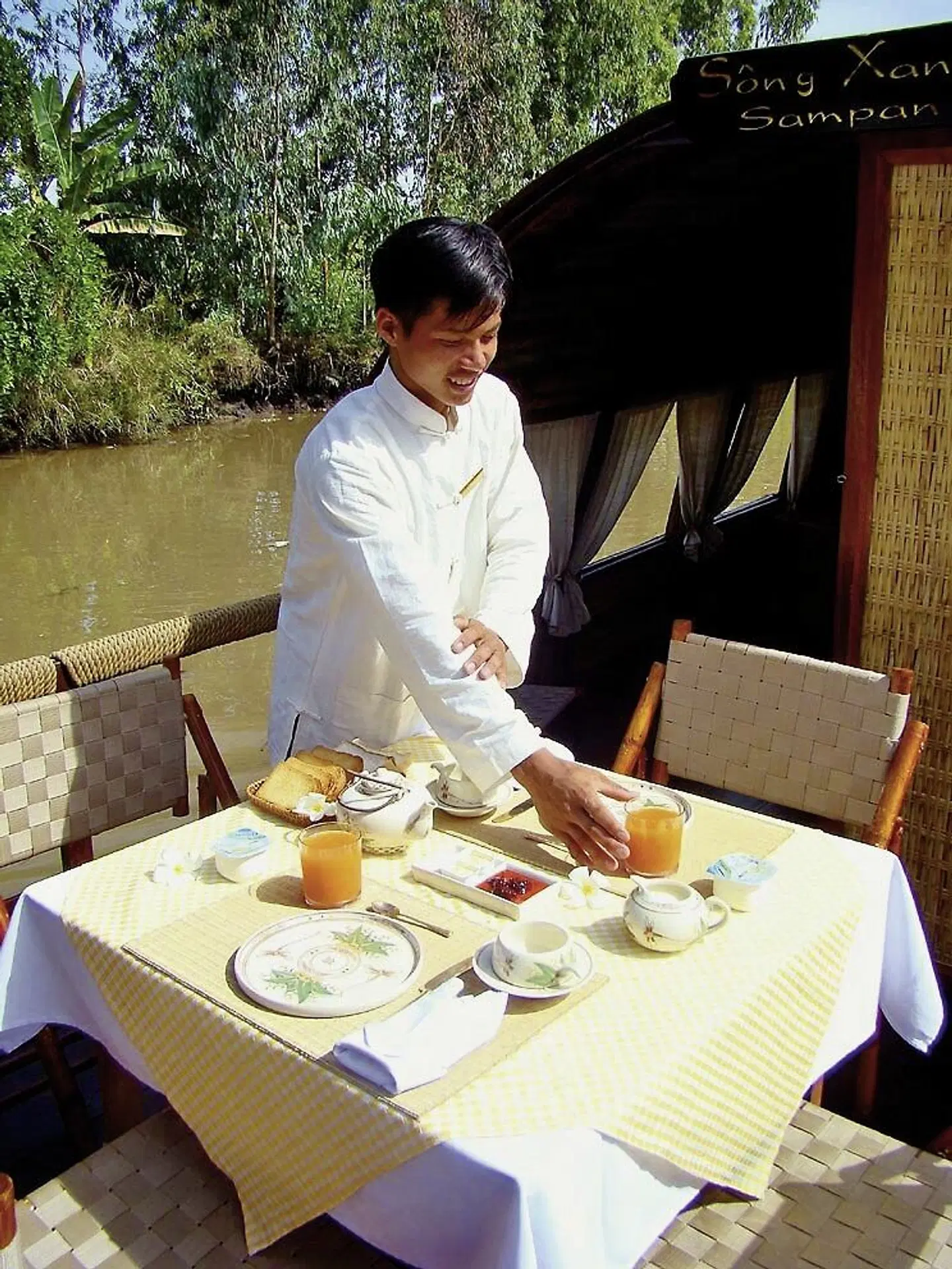Mekong-Delta mit dem Sampan-Boot (1 Nacht) Restaurant