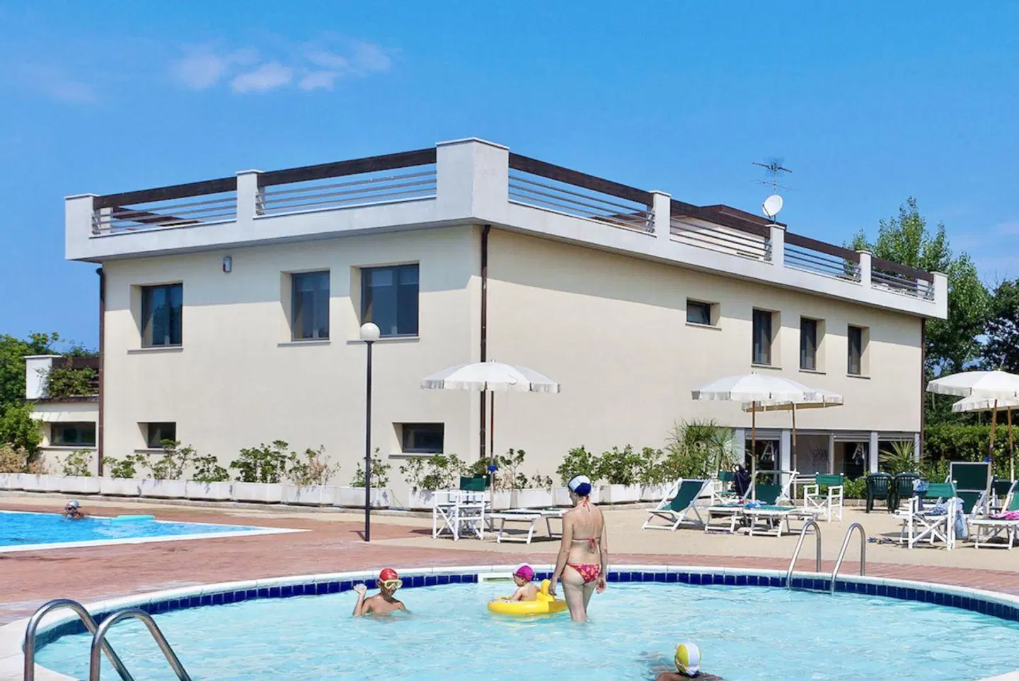 Residenze Santa Costanza OUTDOOR_POOL