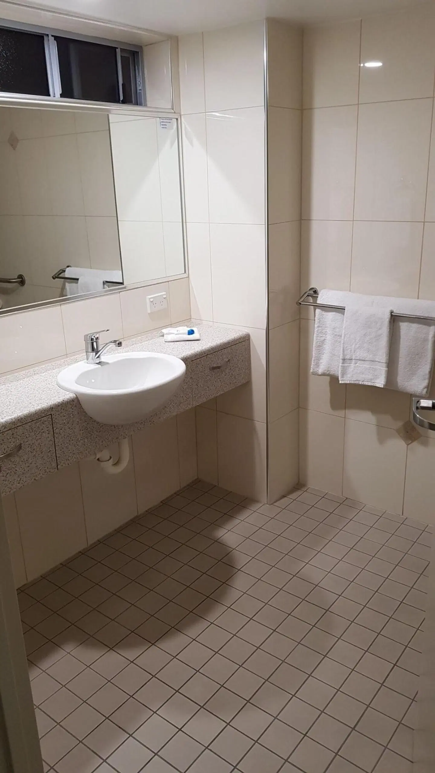 Nambour Heights Motel Badezimmer