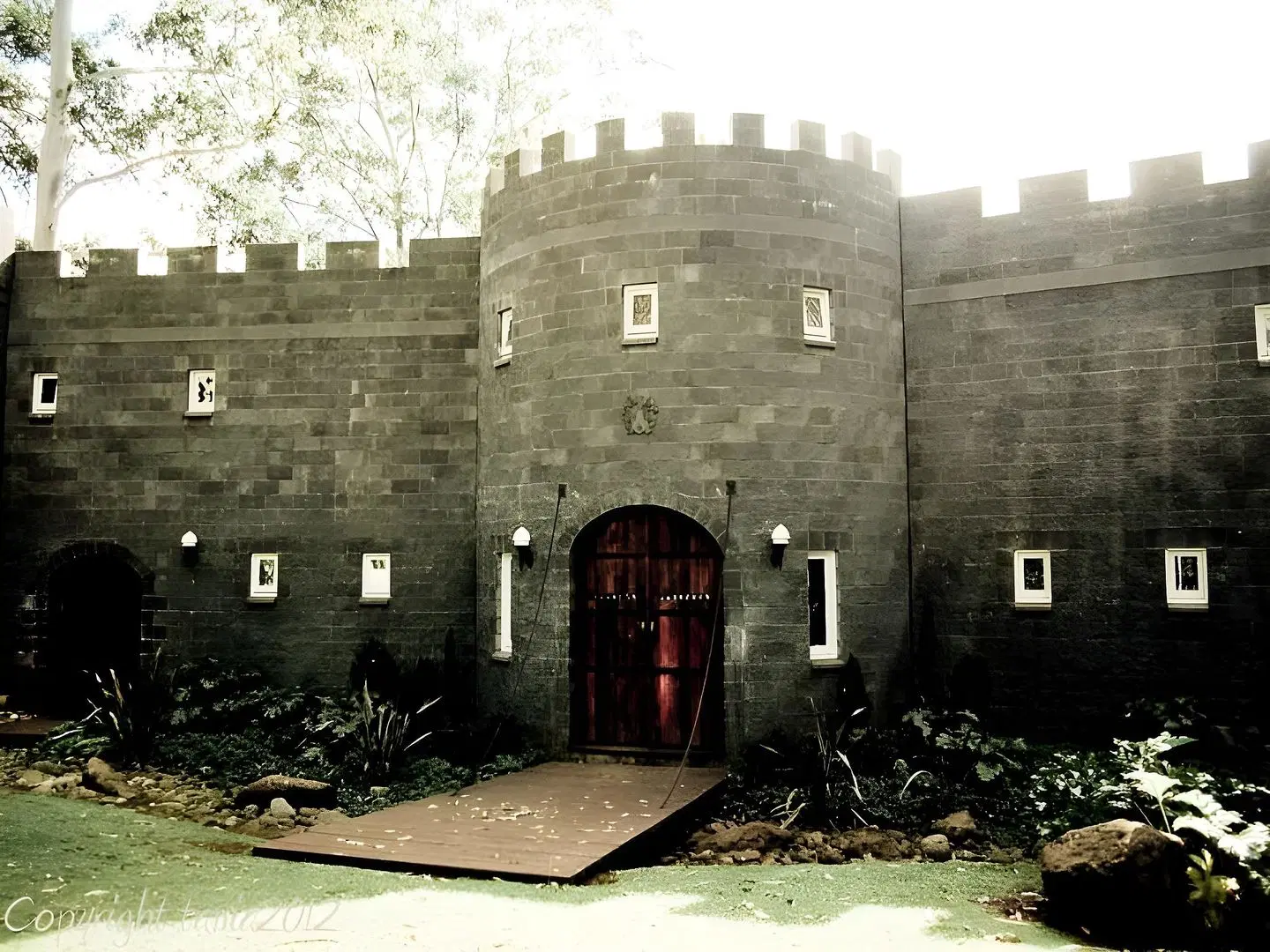 The Castle on Tamborine EXTERIOR