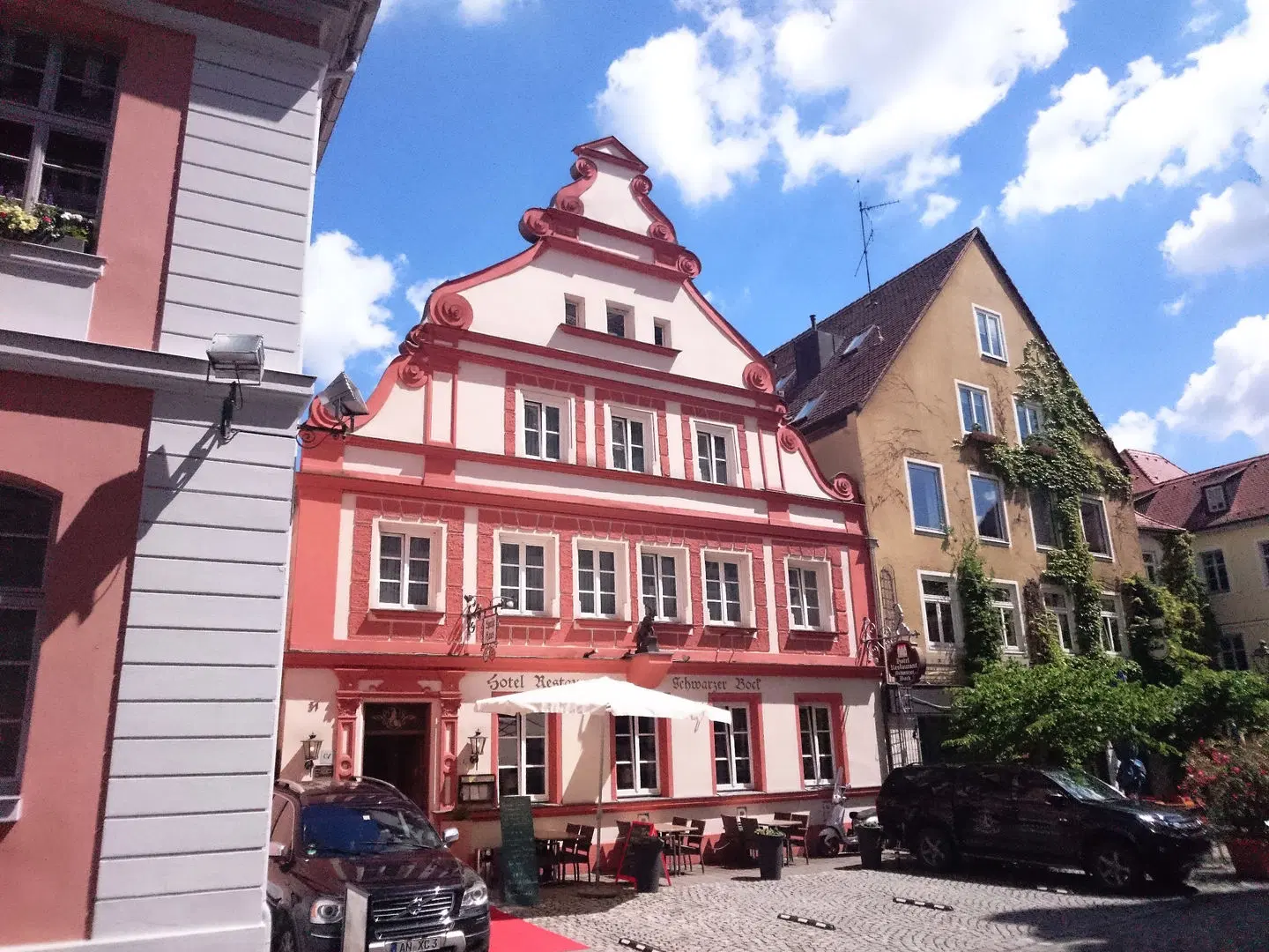 Schwarzer Bock EXTERIOR