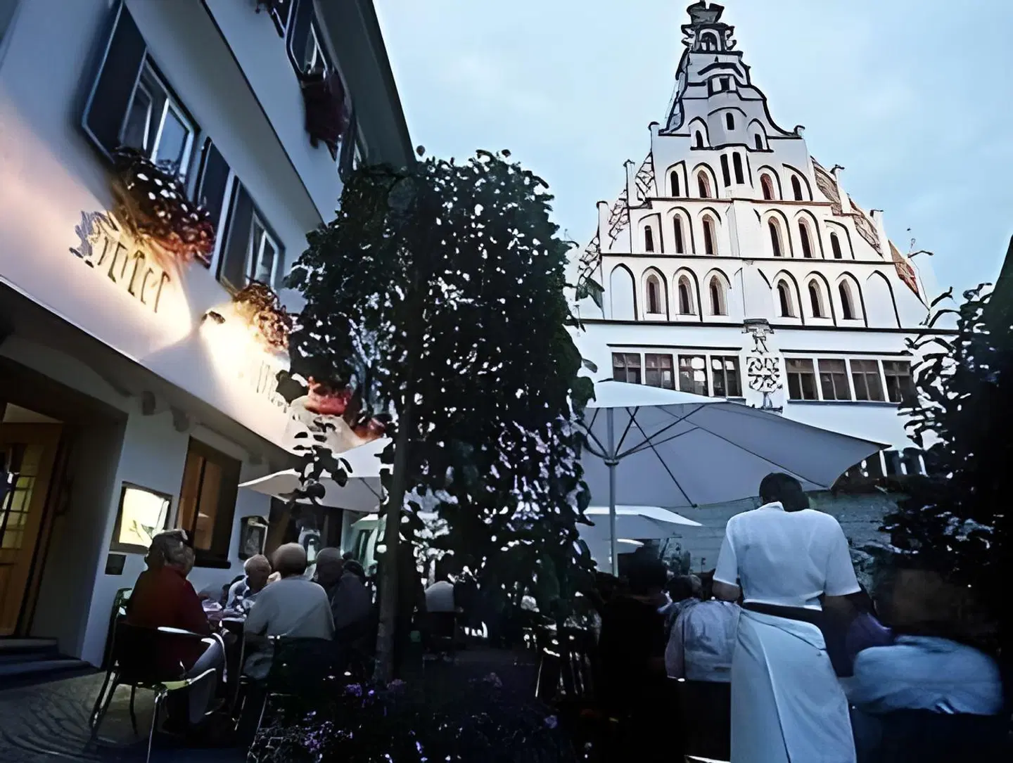 Hotel-Restaurant Grüner Baum Terrasse
