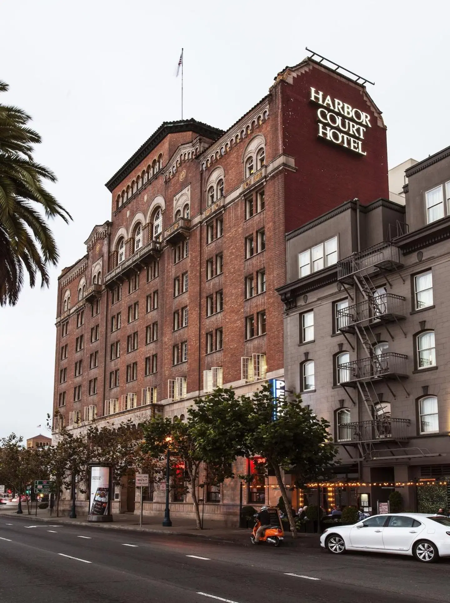 Harbor Court Hotel EXTERIOR