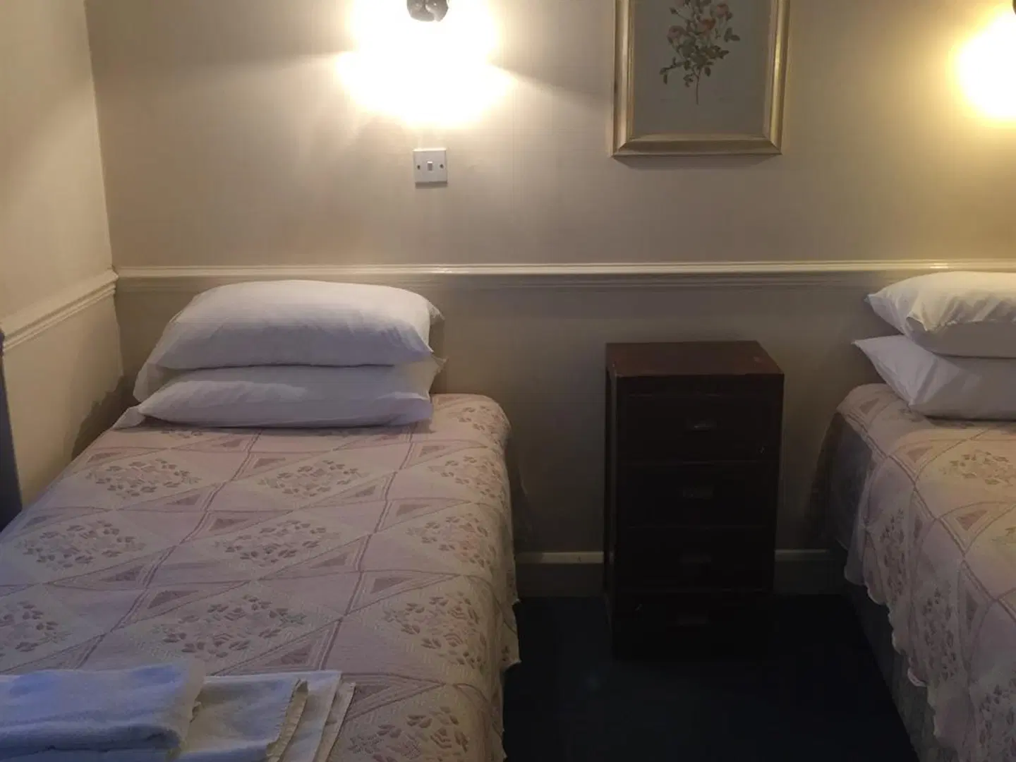 Colnbrook Lodge Guest House ROOM_EXAMPLE