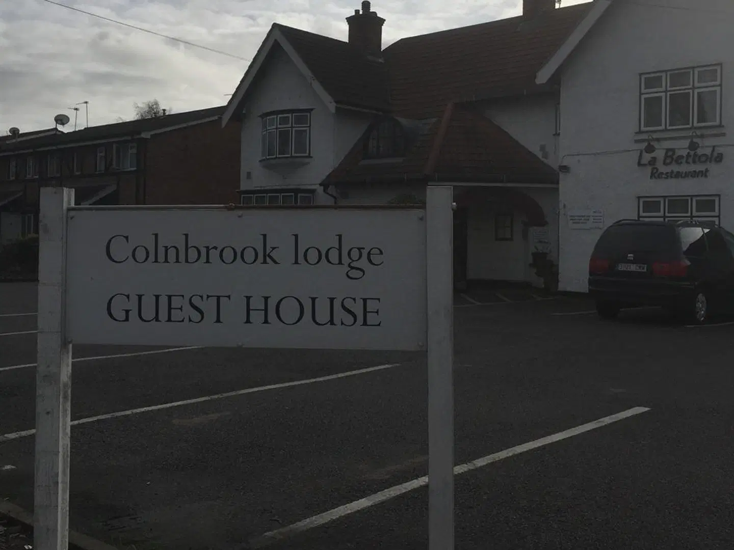 Colnbrook Lodge Guest House EXTERIOR