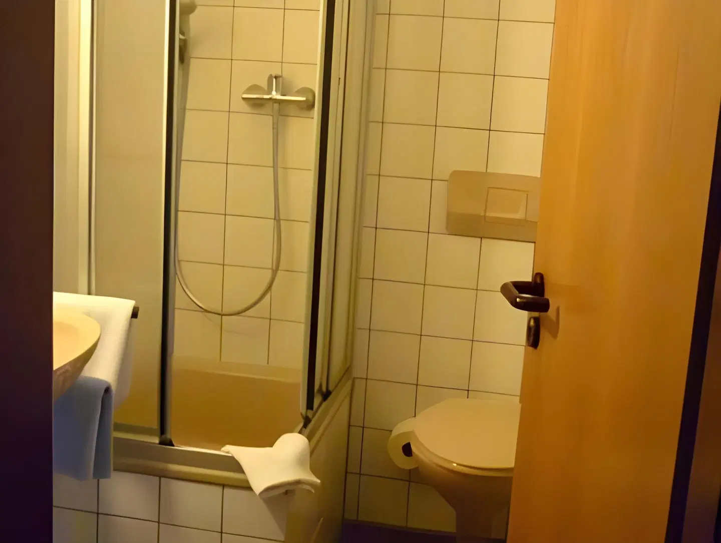 Tagungshaus Wernau Badezimmer