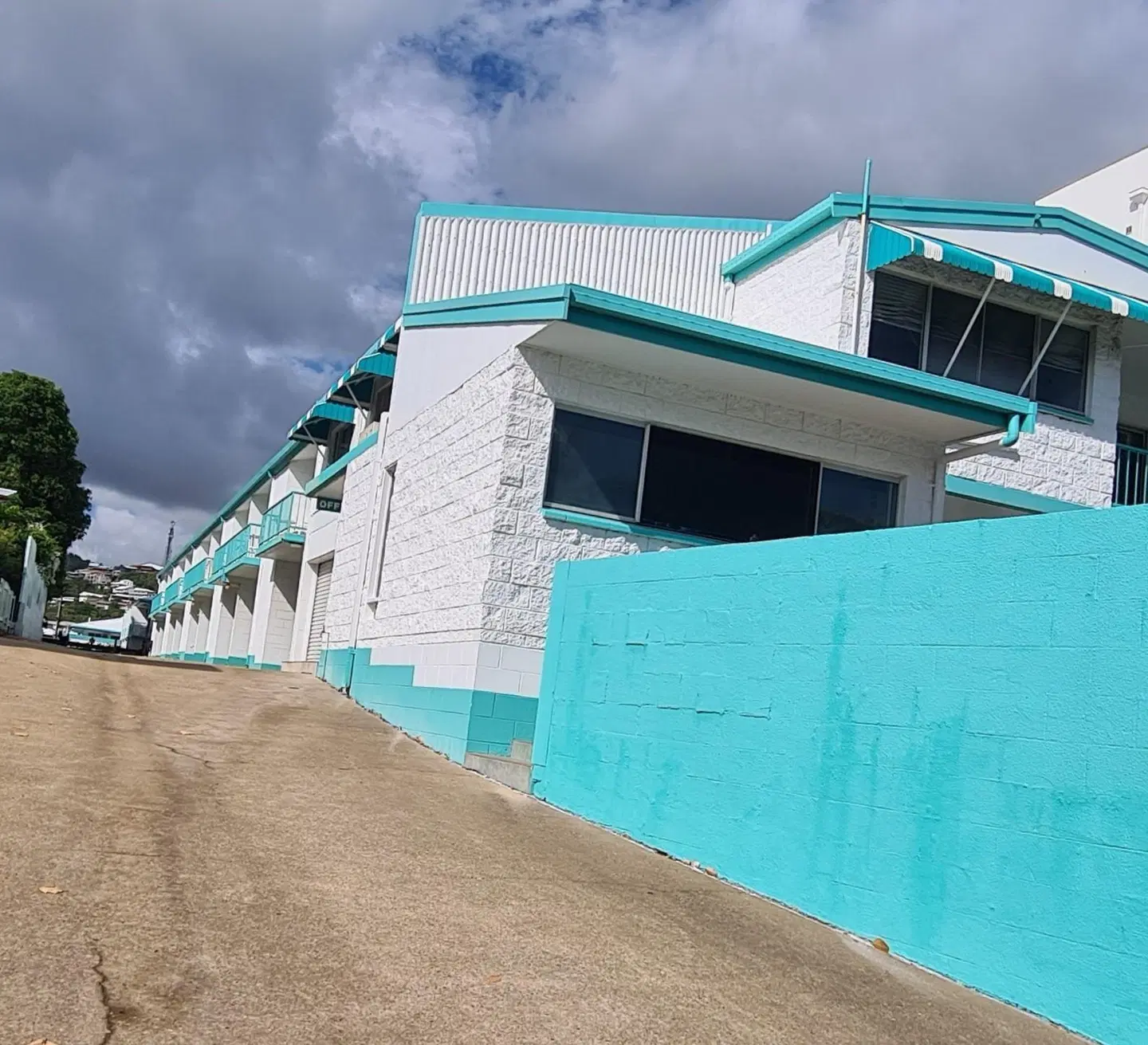 Emthree Seaside Apartments OUTDOOR_POOL