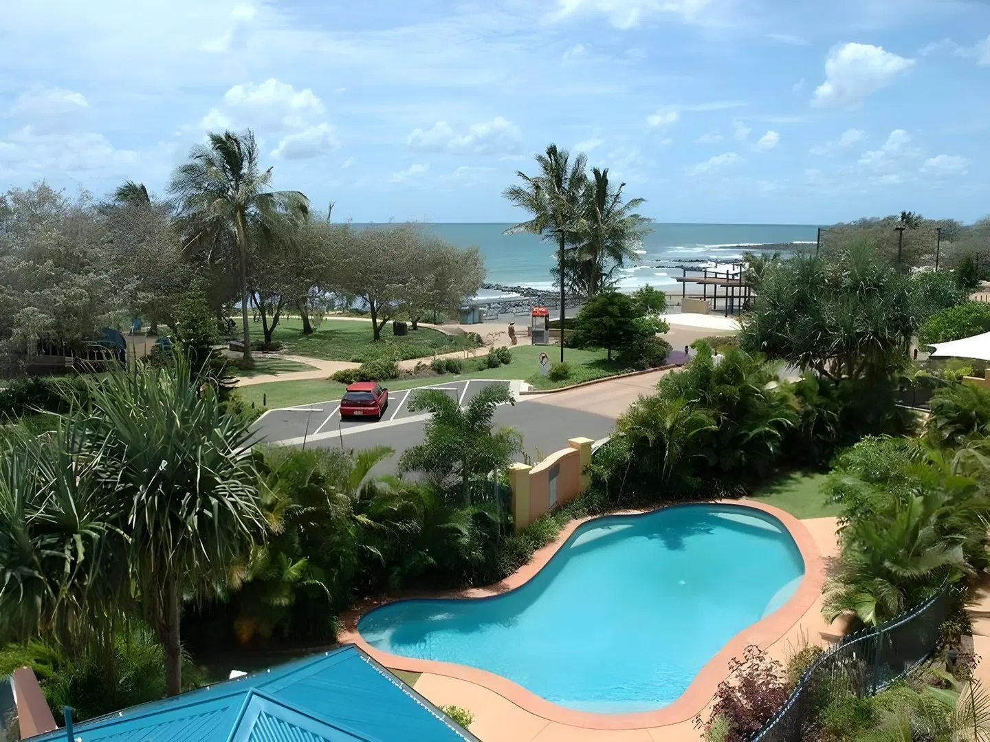 Kacy's Bargara Beach Motel OUTDOOR_POOL
